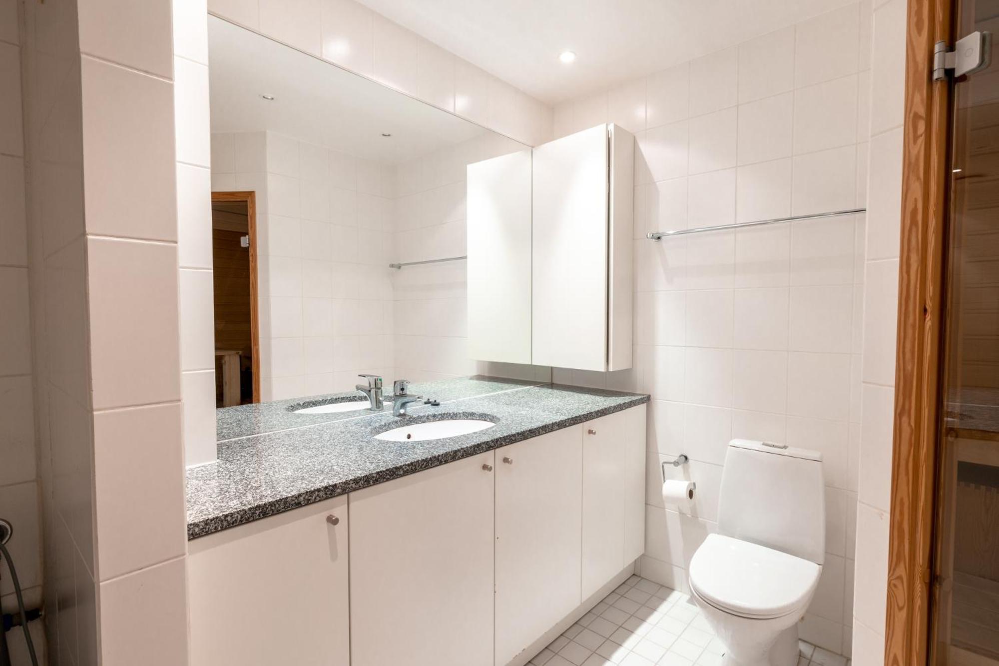 Poista 2ndhomes 117 M2 Bright Top Floor 3 Bedroom With Sauna In Center Lägenhet Helsingfors